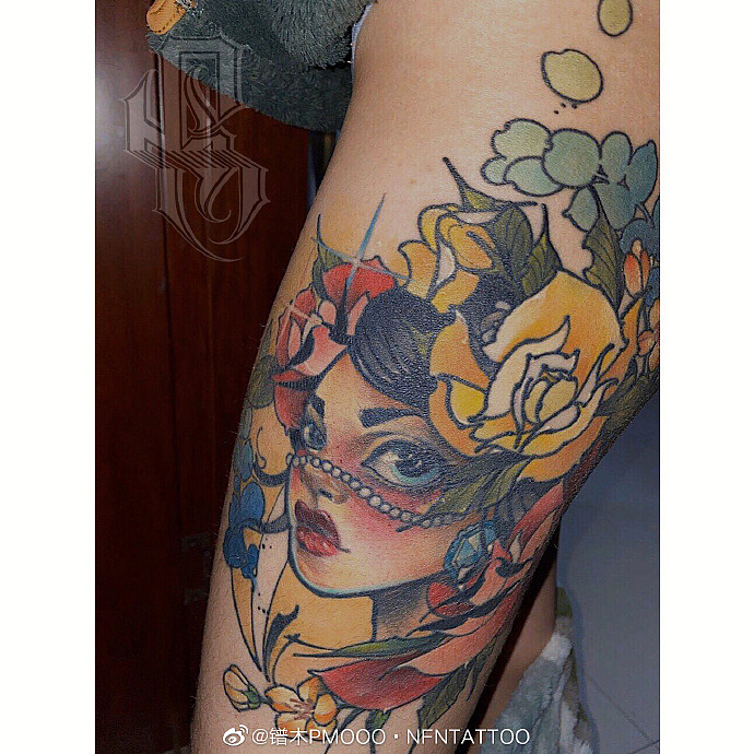 大腿外侧人物和玫瑰恢复后。