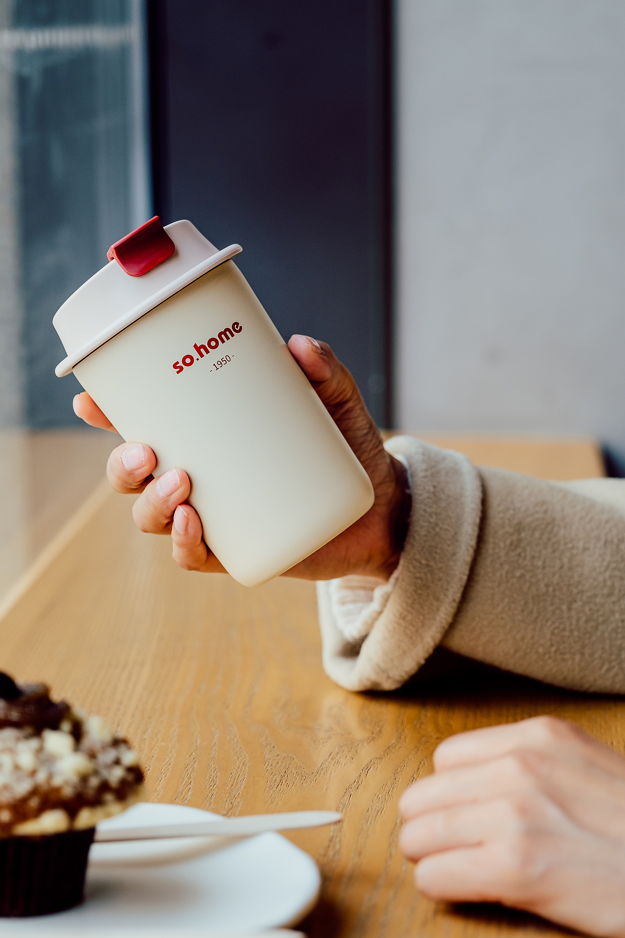 保温杯咖啡杯拍摄（图ZMzMzMzAwOTg0） - 产品摄影 - 站酷设计师鲸鱼papa原创素材 - 站酷ZCOOL