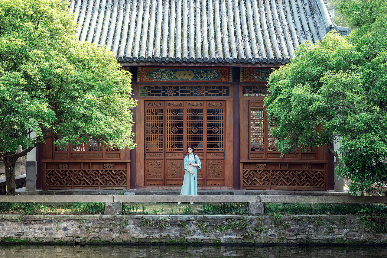 伊人與繡球（圖ZMzEzMzcyODI0） - 人像攝影 - 站酷設(shè)計(jì)師糊涂仙人LEO原創(chuàng)素材 - 站酷ZCOOL