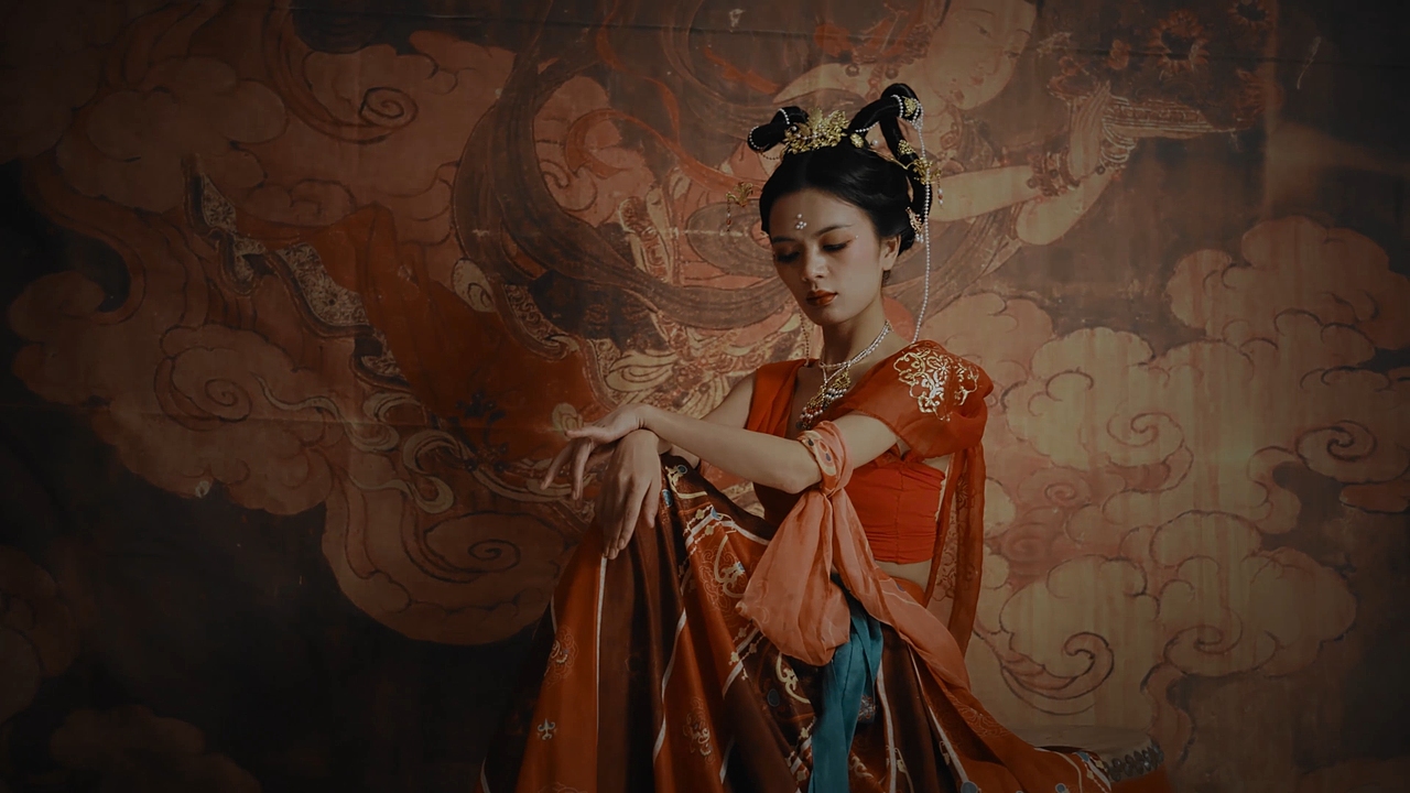 一梦敦煌 | 是仙女在飘然起舞（图ZMzExMTI5NjEy） - 人像摄影 - 站酷设计师钦钦子Emma原创素材 - 站酷ZCOOL