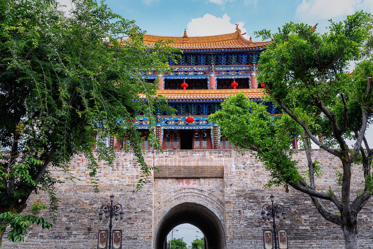 大理古城 2023.5.1（图ZMzQxMDQ1NDk2） - 环境/建筑摄影 - 站酷设计师摄影师杨涛原创素材 - 站酷ZCOOL