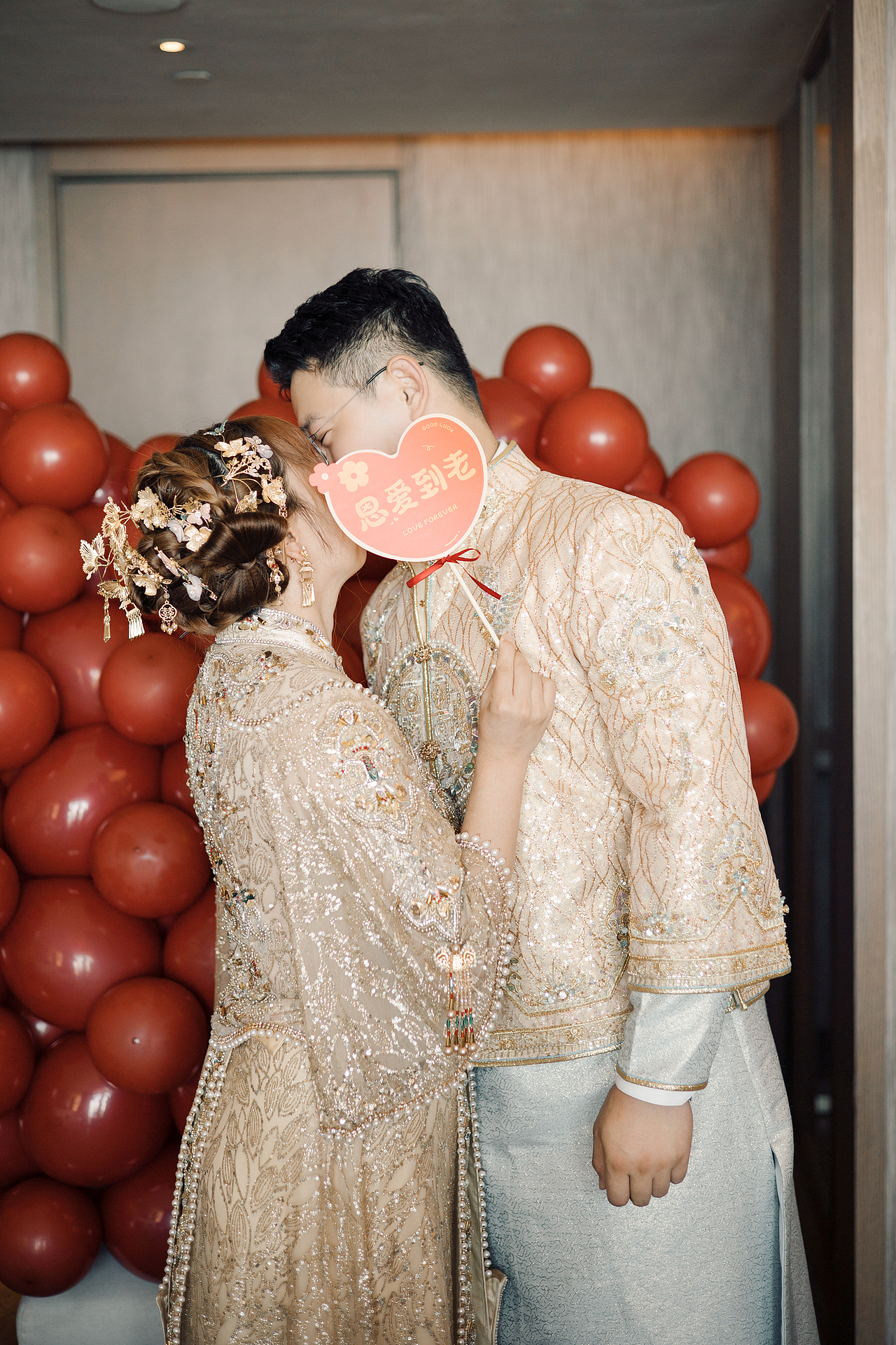 抱着宝宝结婚真的太酷啦!!