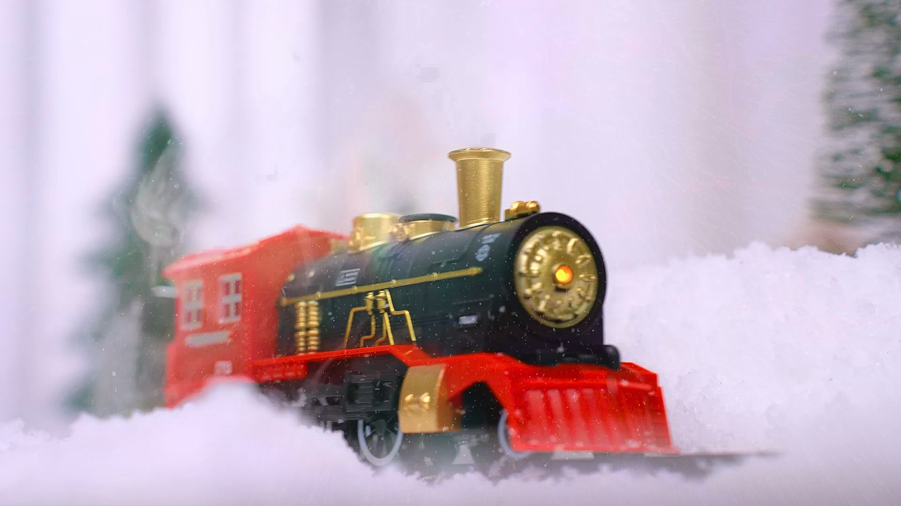 圣诞主题的复古蒸汽轨道火车玩具