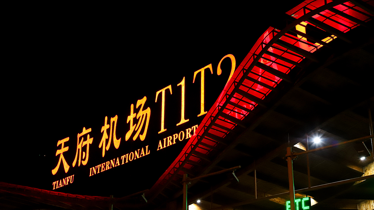 Urban Streets丨成都《1》（图ZMzYwMjIyMTA0） - 人文/纪实摄影 - 站酷设计师SPACE_Z原创素材 - 站酷ZCOOL