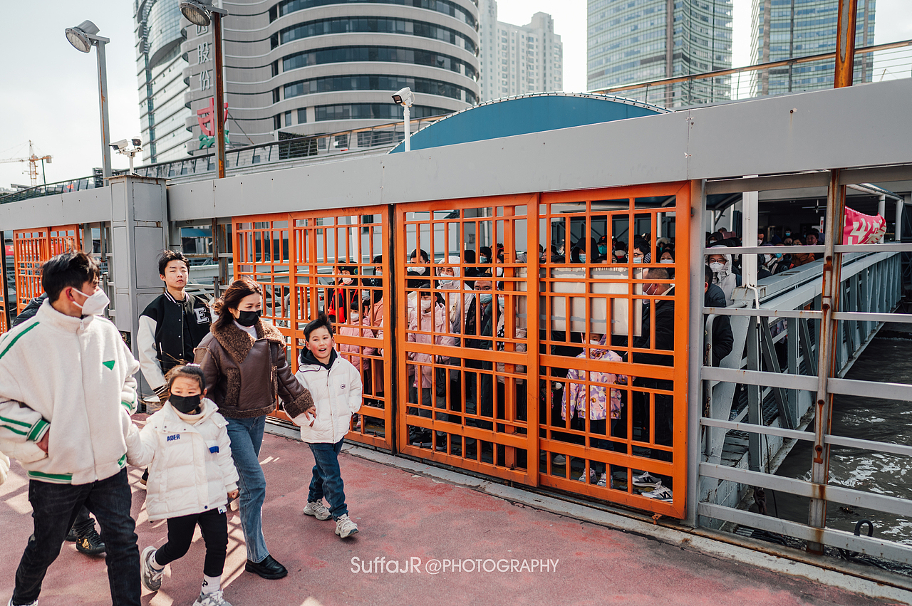 2023.1.24 上海扫街（图ZMzI4MzA4MjY0） - 人文/纪实摄影 - 站酷设计师朱尼尔沙发SUFFA原创素材 - 站酷ZCOOL