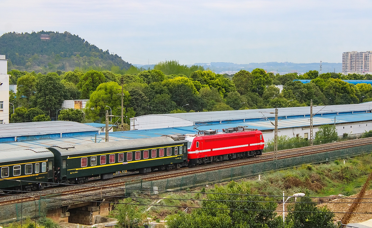 韶山7E型电力机车