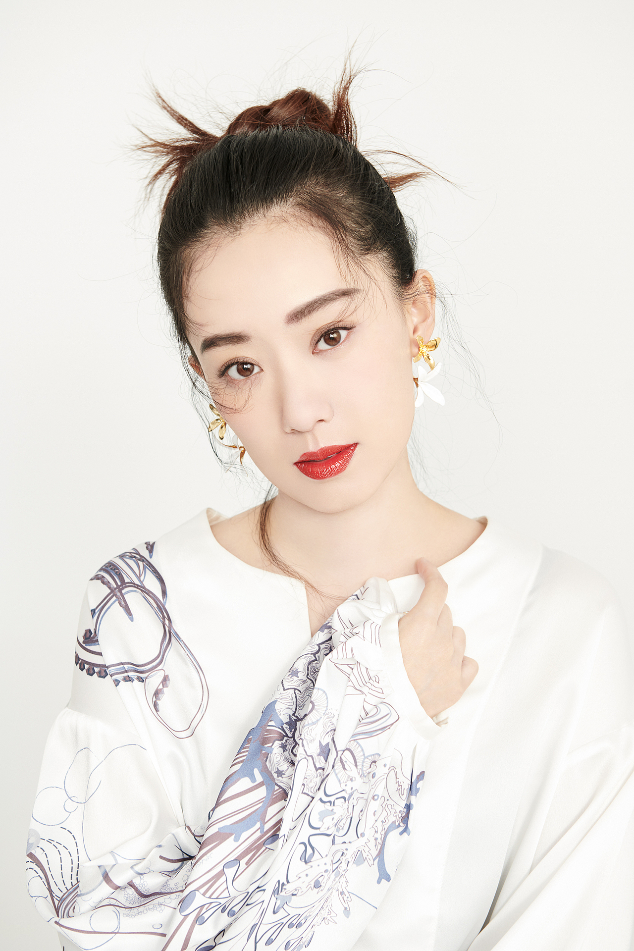 艺人张小斐杂志拍摄