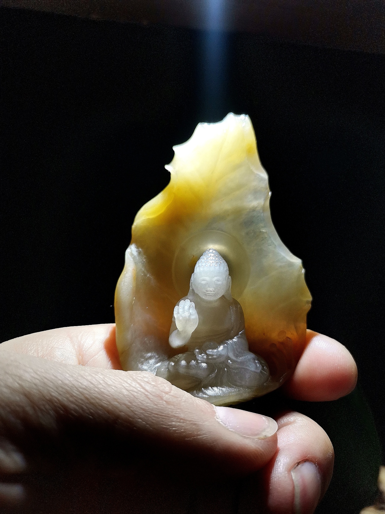 金丝玉冻光料一叶一菩提佛祖西域玉雕大师许像元作品（图ZMzM3NjEwNTY4） - 工艺品设计 - 站酷设计师象原原创素材 - 站酷ZCOOL