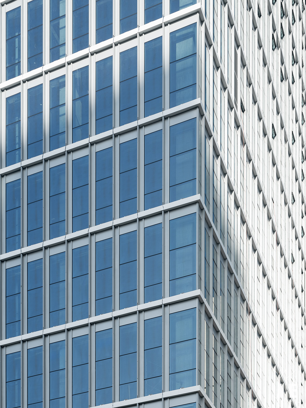 一个写字楼外立面拍摄