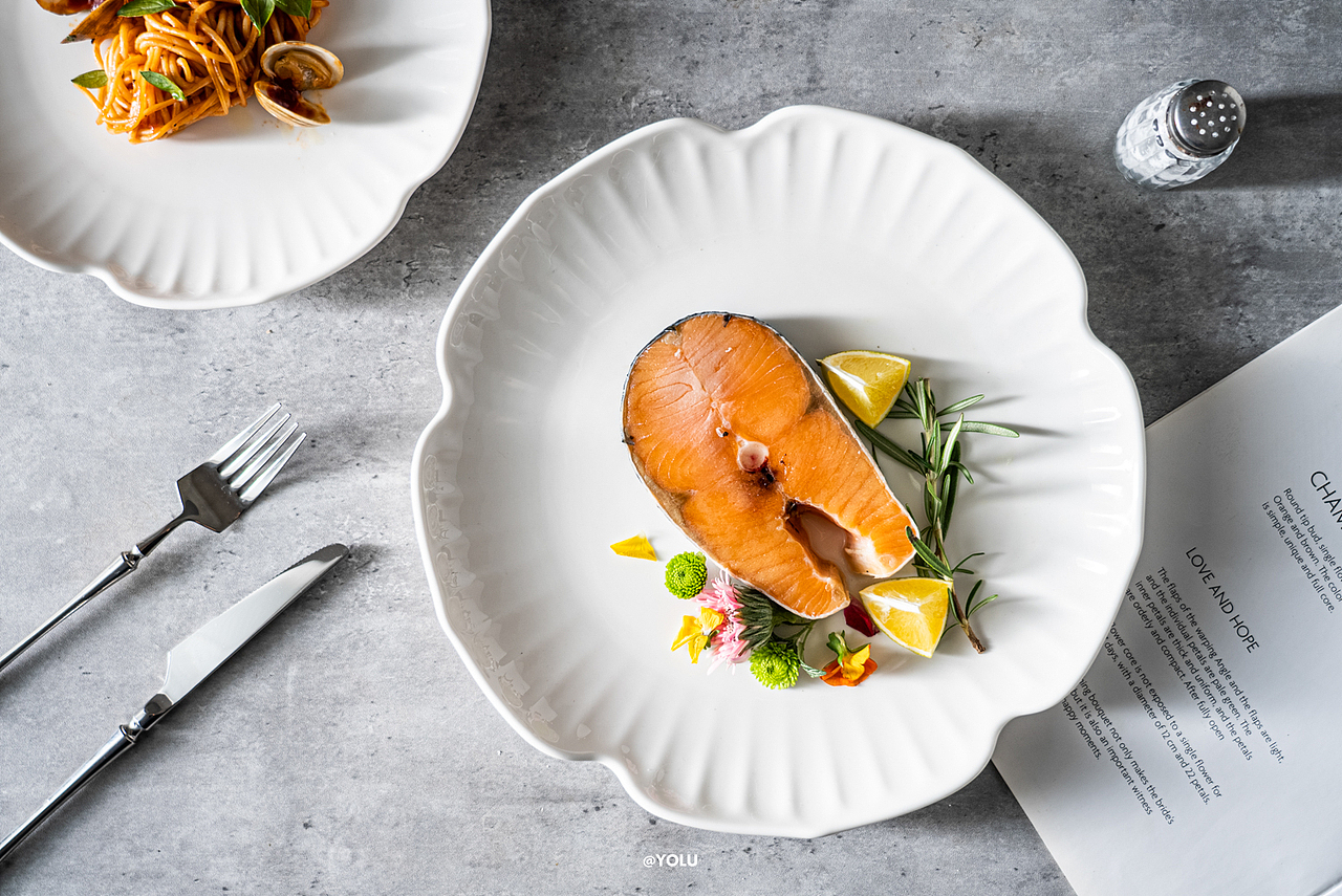 黑白西餐盘美食摄影（图ZMzQwNjA3MDg0） - 产品摄影 - 站酷设计师有鹿摄影视觉YOLU原创素材 - 站酷ZCOOL