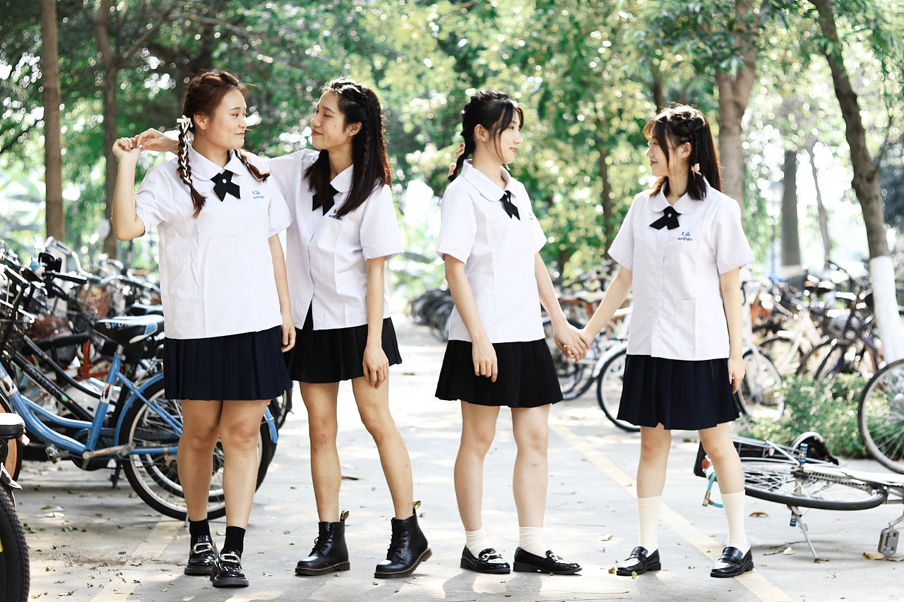 先拍照再拥抱||日系跟拍多人毕业照(一)