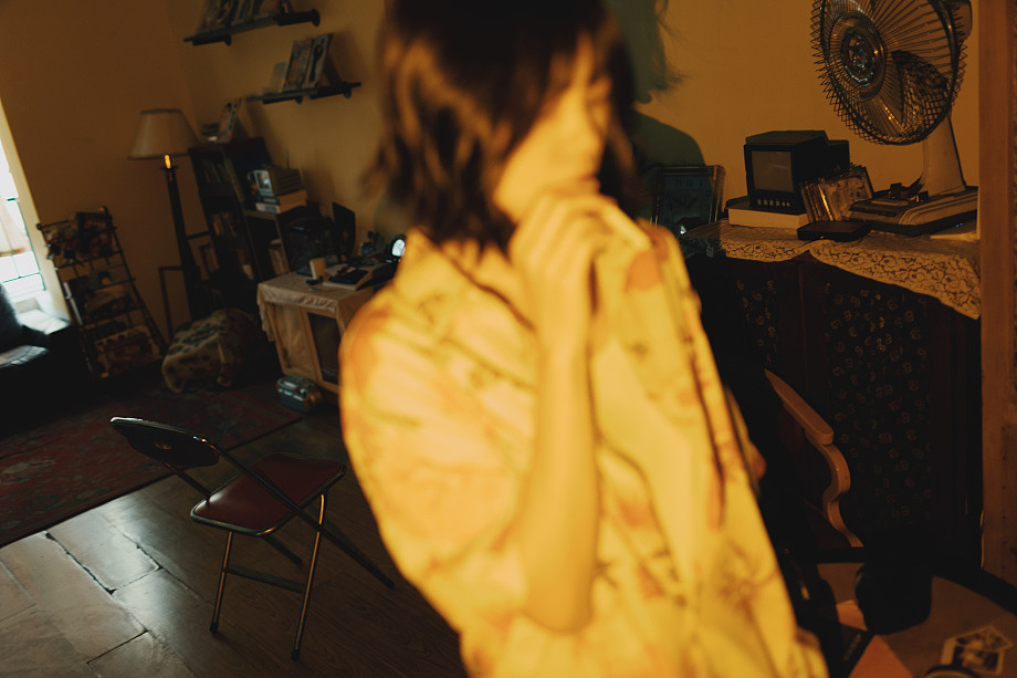 空房間（圖ZMzM2MzY5NTMy） - 人像攝影 - 站酷設(shè)計(jì)師馬聽(tīng)潯原創(chuàng)素材 - 站酷ZCOOL