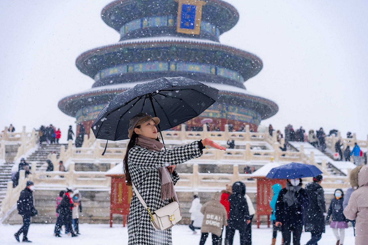 天坛大雪（图ZMzMxMjIwNTE2） - 人像摄影 - 站酷设计师学霸模式开启原创素材 - 站酷ZCOOL