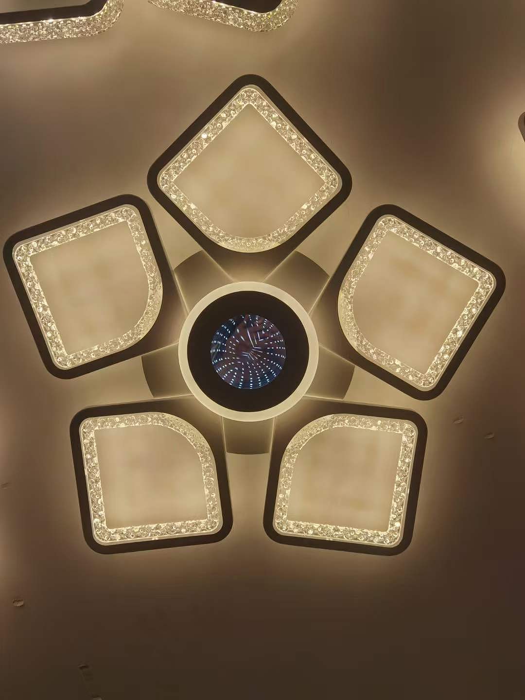 家用吸顶灯现代简约