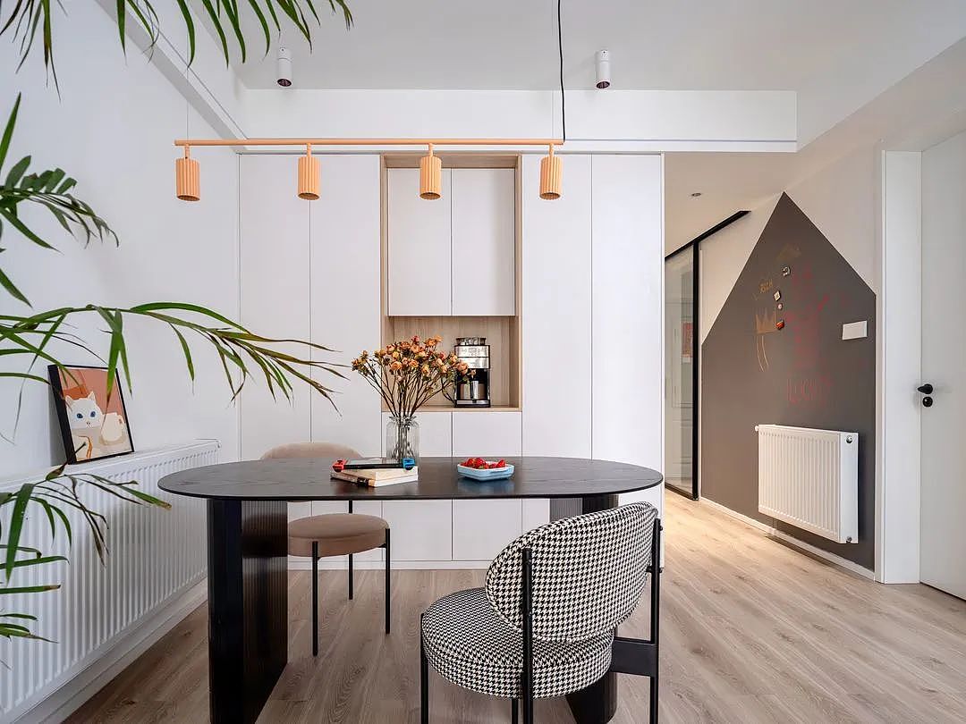 80㎡小户型装修,与豪华不沾边,但氛围让人感觉很幸福