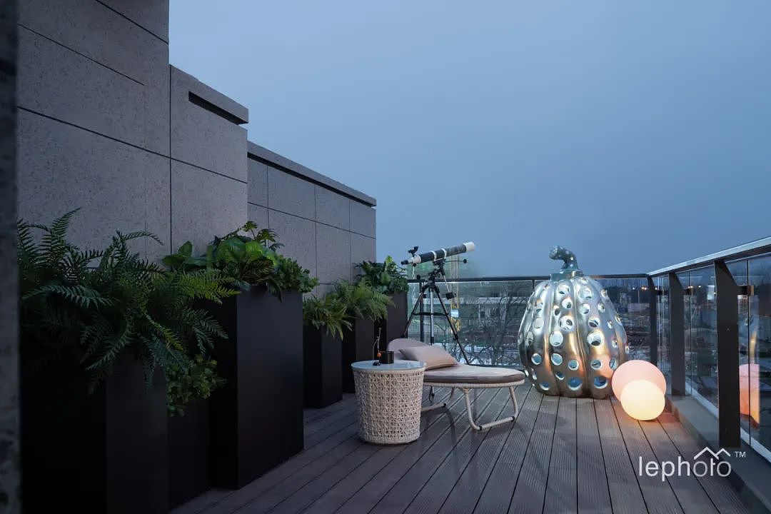 拍摄项目/融创江晚庭合院
<br>项目地点/武汉<br><br>项目委托/华墨国际设计<br><br>摄影&视频团队/ 乐在拍Lephoto<br><br>· END ·<br><br>以上图片均为lephoto™乐在拍出品,版权归乐在拍与相关项目方所有,欢迎转发,如需转载请联系们。<br>E-mail:lephotostudio@163.com www.lephoto.net<br>© 2016 lephoto studio. All Rights Reserved.<br><br>▼