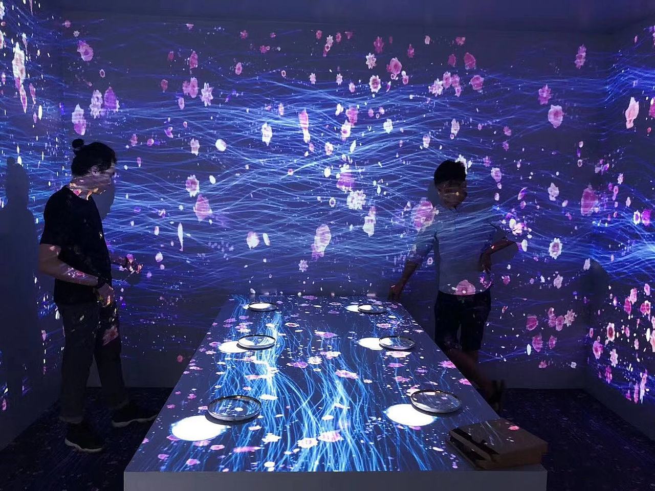 全息通道迎宾 裸眼3D舞台 全息舞台 全息投影