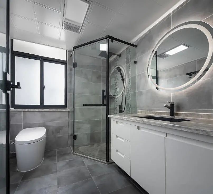 48岁年轻阿姨家全屋墨绿色超养眼,厨餐厅小包厢,惬意