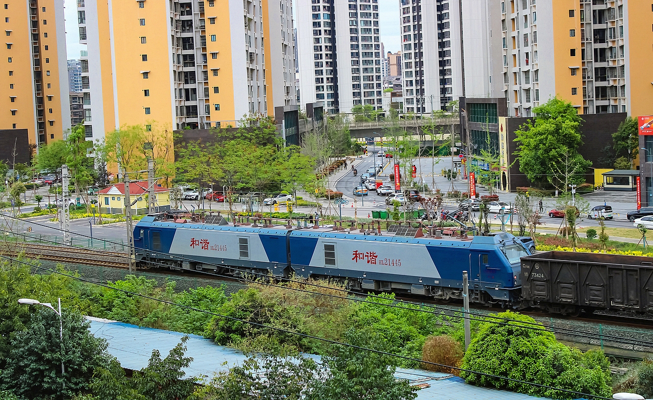 和谐电2型电力机车