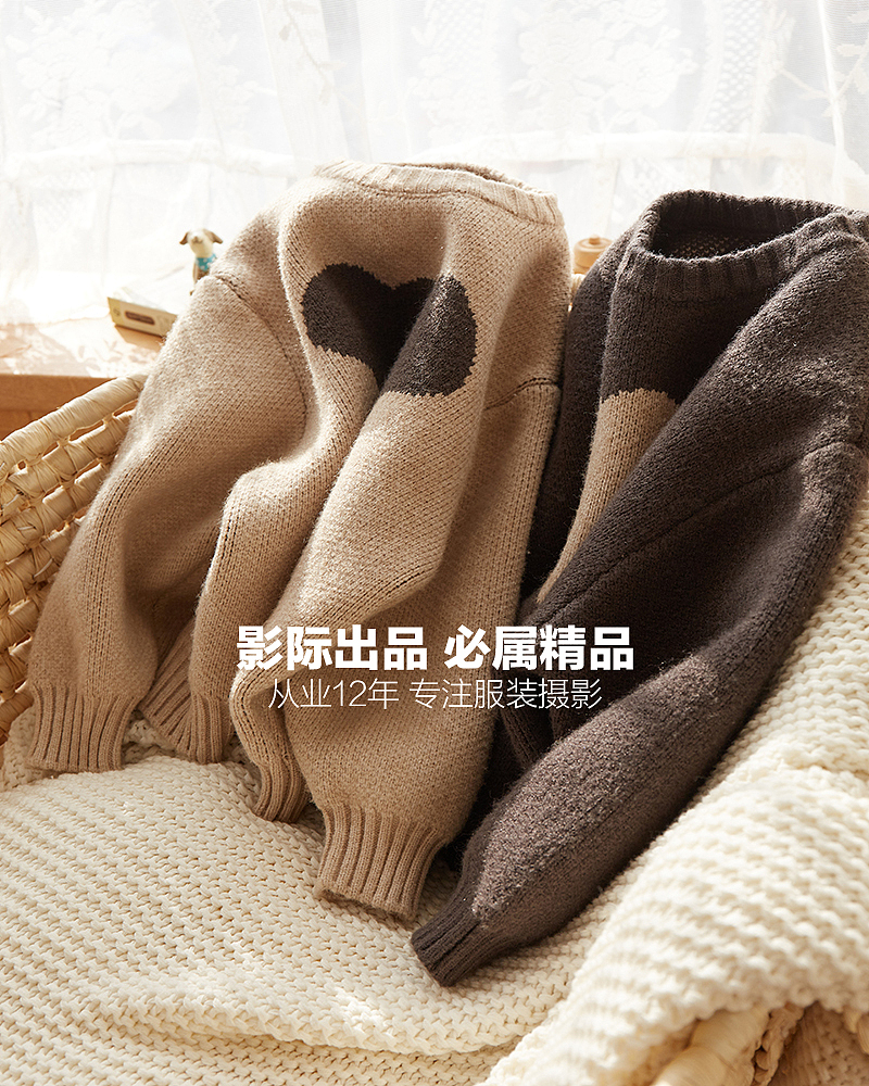 摇篮里的毛衣#场景创意拍#平铺挂拍（图ZMzIyNzQ0MzI0） - 产品摄影 - 站酷设计师童装服装电商摄影原创素材 - 站酷ZCOOL