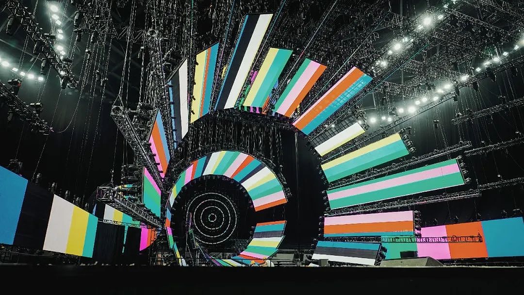 浙江卫视超级818汽车狂欢夜《裂 ● 变》