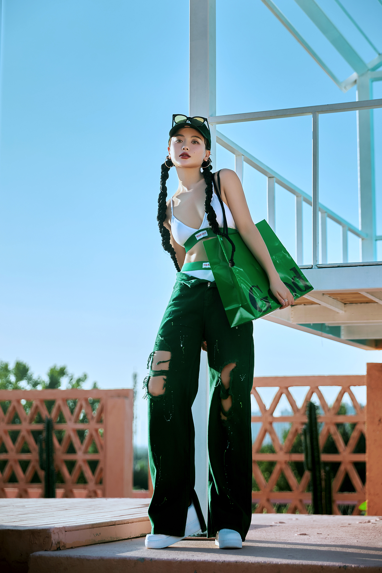 甜酷少女🥰假装在摩洛哥，度假风拍照📸（图ZMzU5MjU4Mjky） - 时尚/艺术摄影 - 站酷设计师遇见YUJIAN原创素材 - 站酷ZCOOL