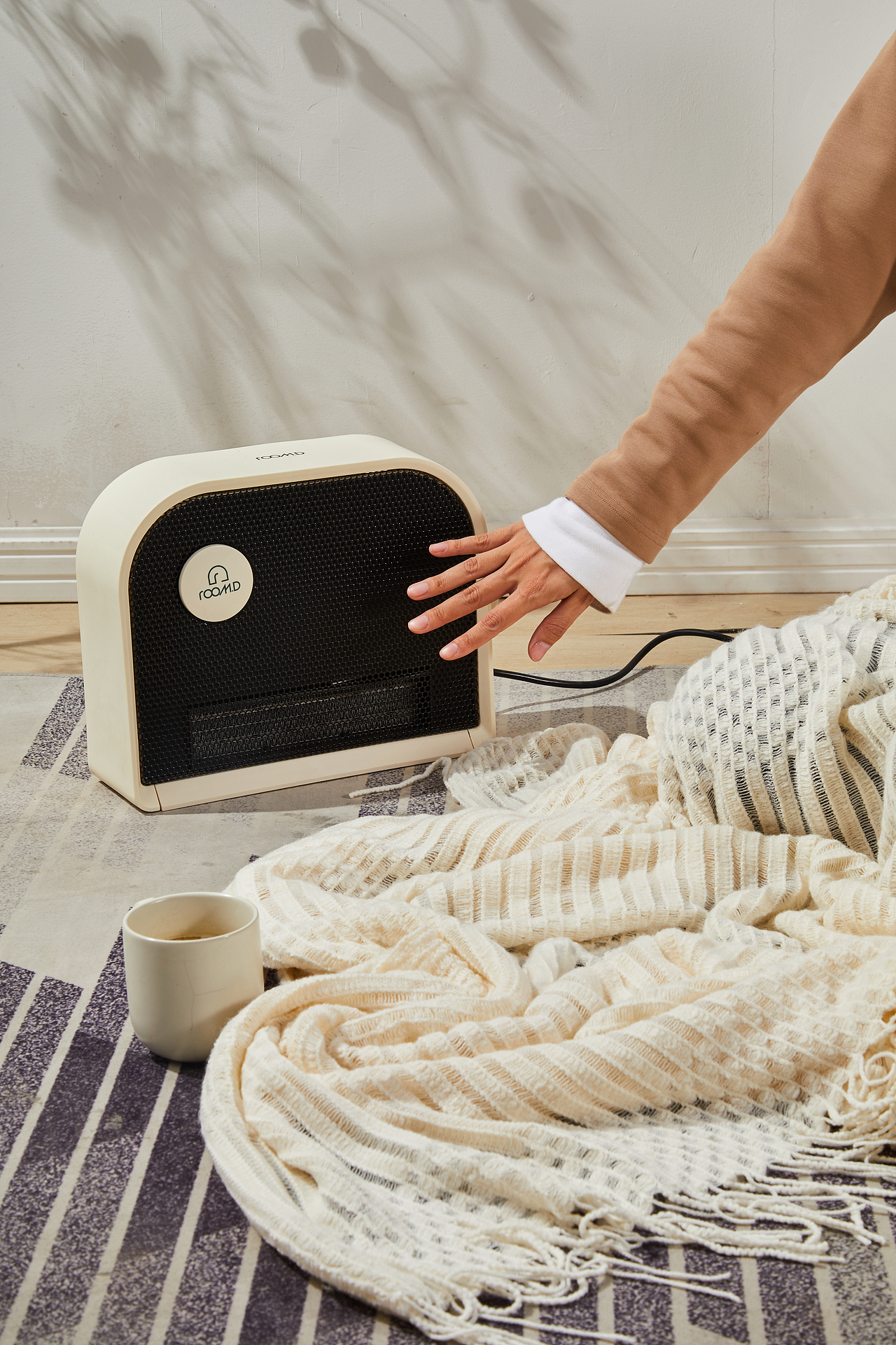 暖氣取暖器 速熱暖風(fēng)機(jī)（圖ZMzUzMzQ3MjYw） - 產(chǎn)品攝影 - 站酷設(shè)計(jì)師酷吉吉攝影原創(chuàng)素材 - 站酷ZCOOL