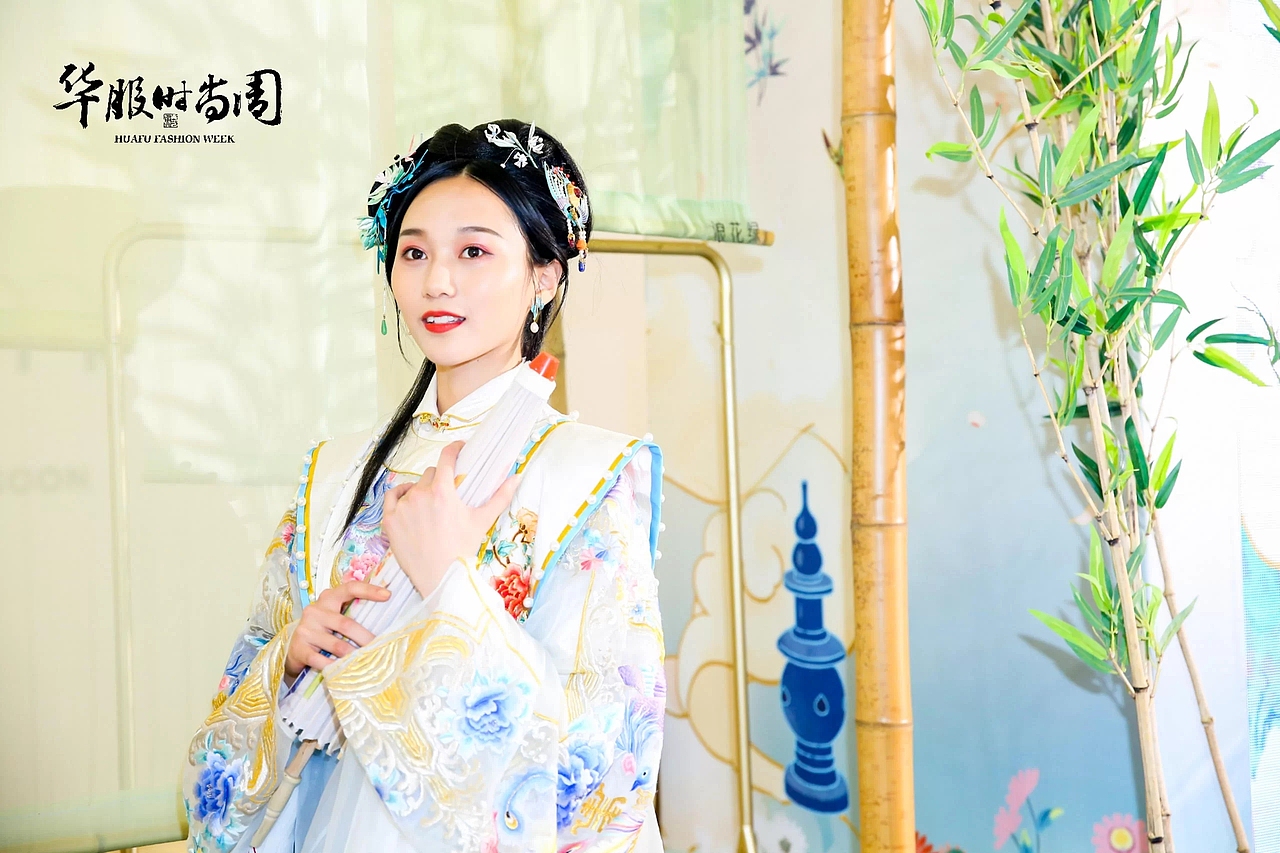 2020杭州湖滨银泰华服时尚周