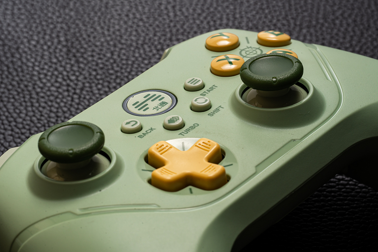 无线手柄拍摄（图ZMzM0Mjg5OTAw） - 产品摄影 - 站酷设计师李立宏原创素材 - 站酷ZCOOL