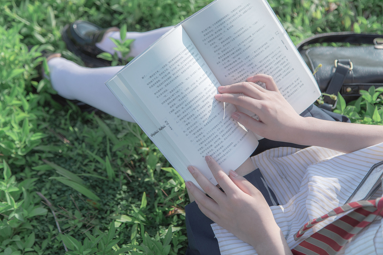 夏天的风她来了