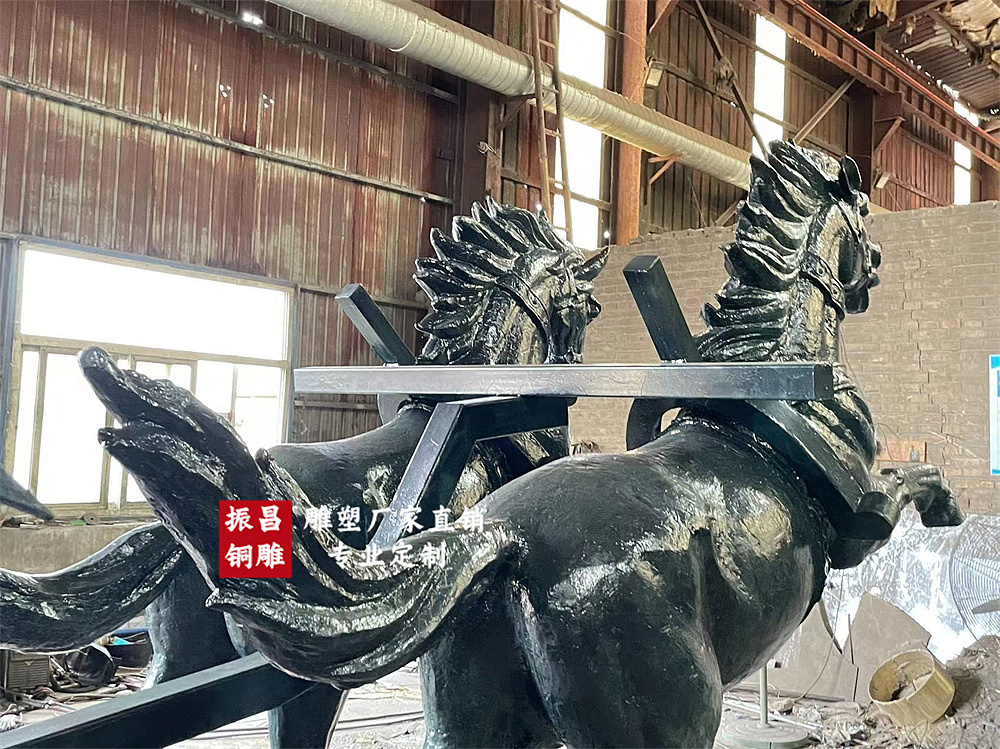 古代大战马拉车城市景观雕塑作品