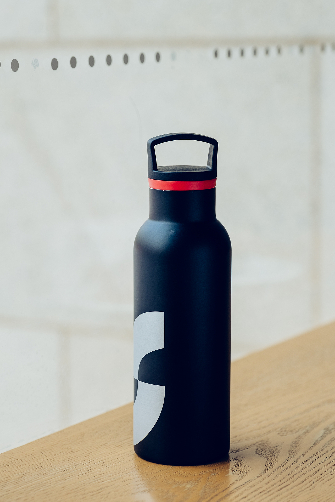 运动水壶保温杯拍摄（图ZMzMzMzAxNzA4） - 产品摄影 - 站酷设计师鲸鱼papa原创素材 - 站酷ZCOOL