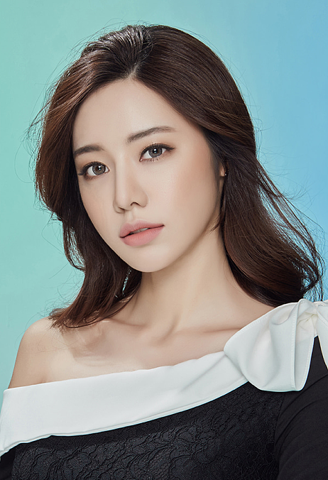 set韩国模特妍丽美瞳拍摄作品