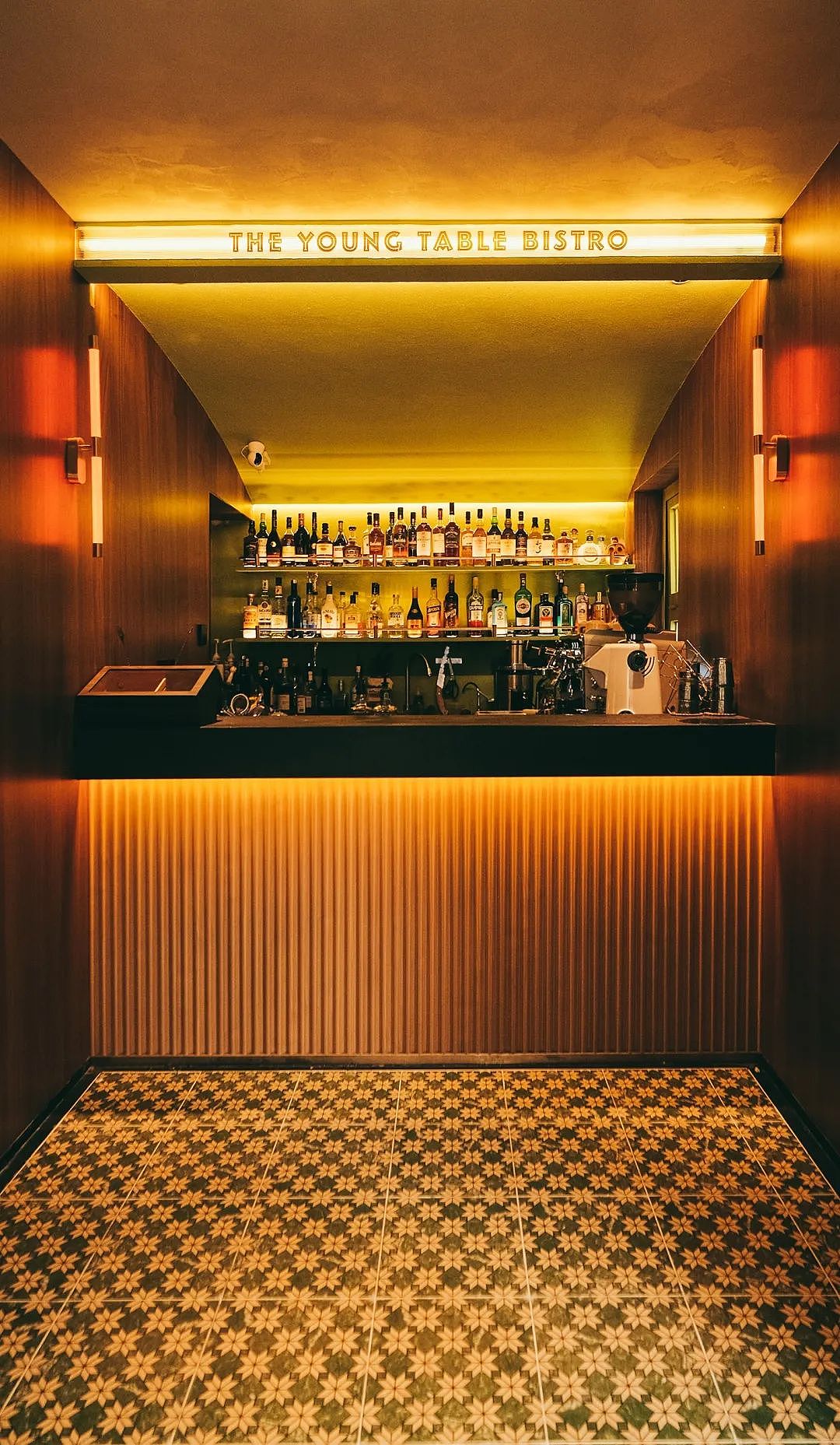 YoungTable bistro 杨桃（图ZMzI5MDg3NTQw） - 商业空间设计 - 站酷设计师YNOT设计原创素材 - 站酷ZCOOL