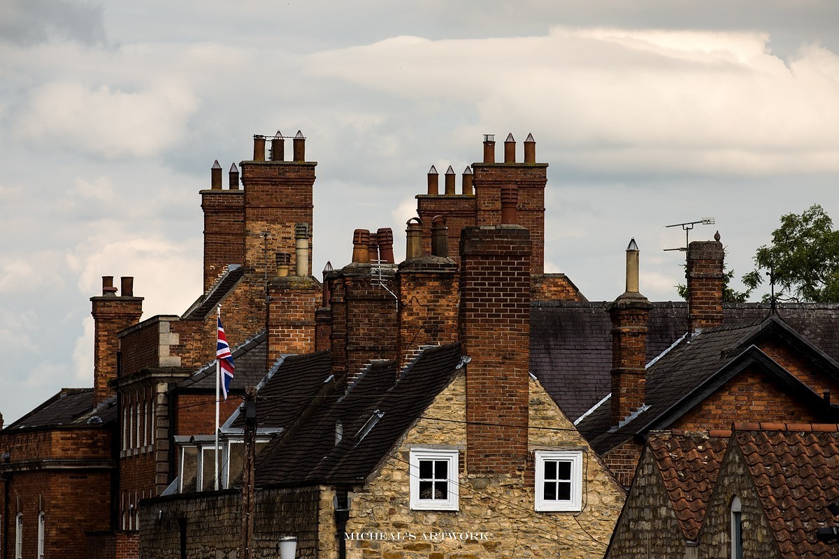 英伦建筑的烟囱倒是很容易辨识