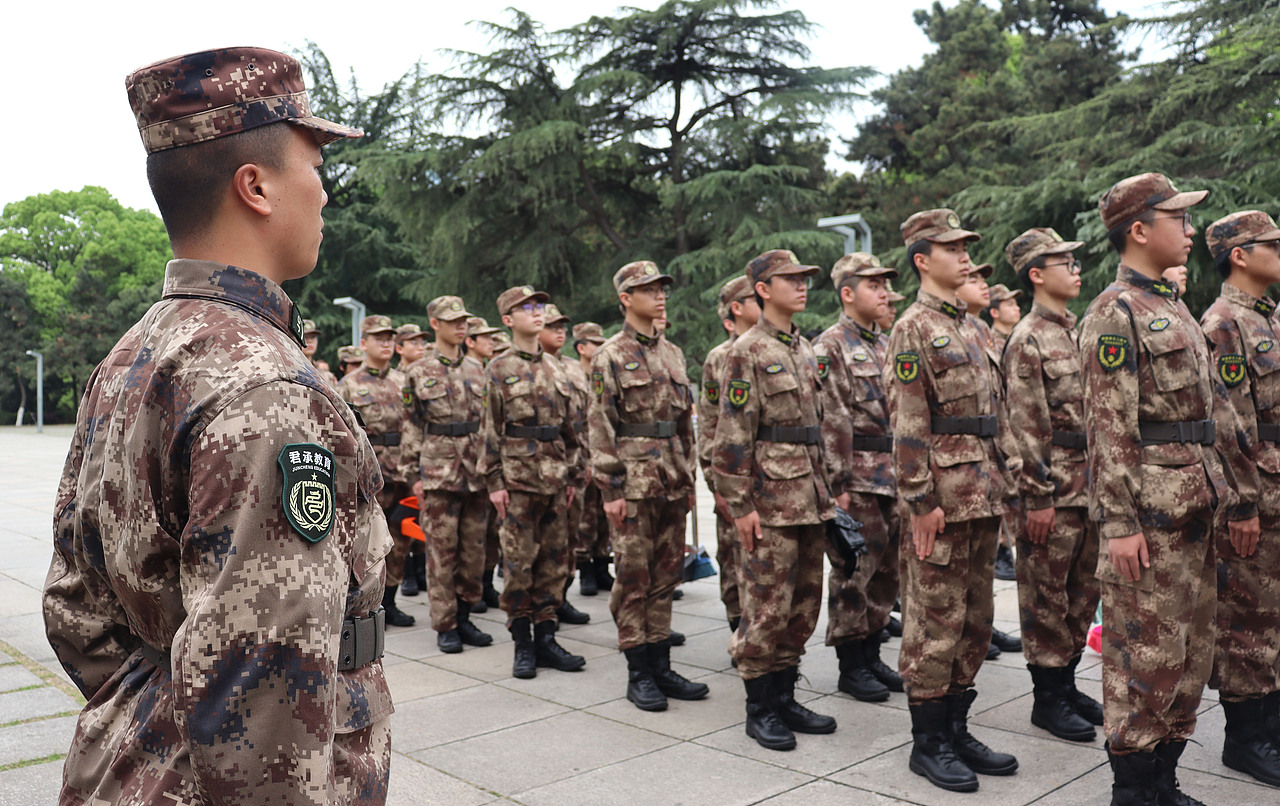 湖南师大二附中国防教育特色班清明主题教育活动