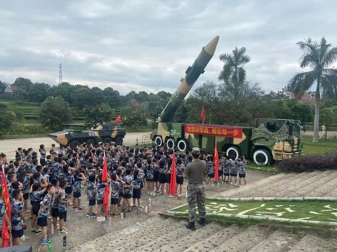 云南现代武器模型制作工厂