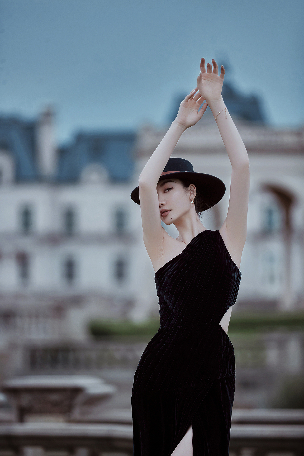 梦幻城堡氛围感法式熟女写真,一眼心动~