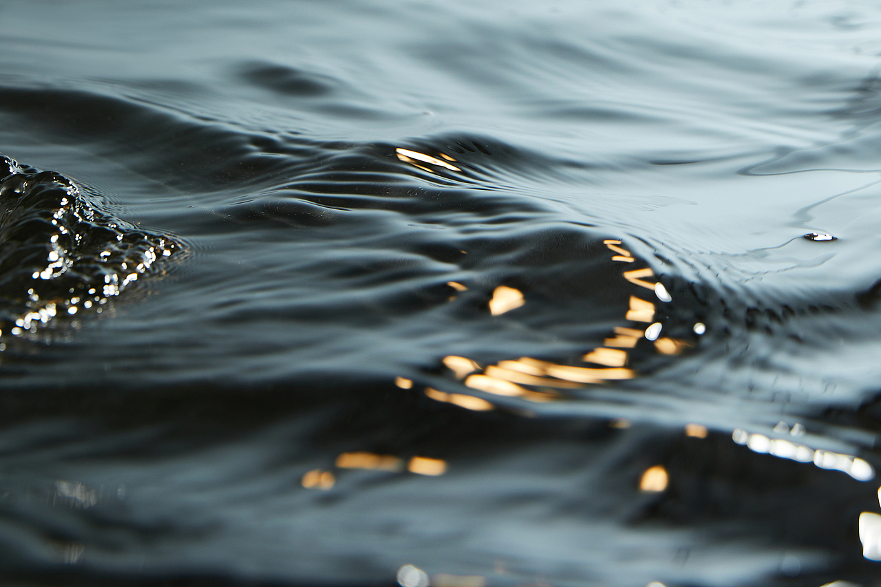 化妆品-水乳场景拍摄（图ZMzM3NDg0NDk2） - 产品摄影 - 站酷设计师摄影师shp原创素材 - 站酷ZCOOL