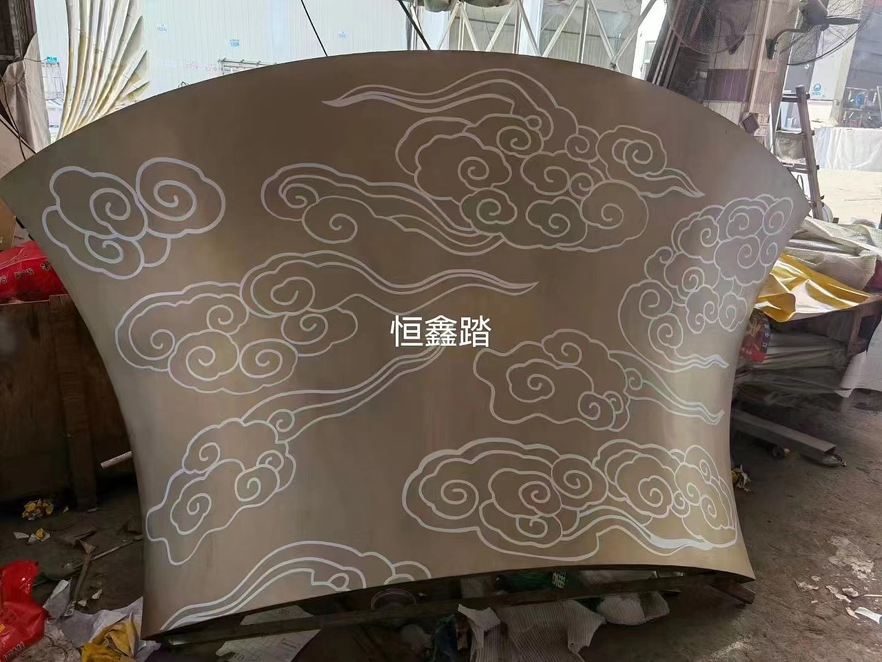 商场大堂不锈钢双曲天花 异形不锈钢天花吊顶装饰（图ZMzI0MTkxMTM2） - 其他工业/产品 - 站酷设计师恒鑫踏不锈钢制品原创素材 - 站酷ZCOOL