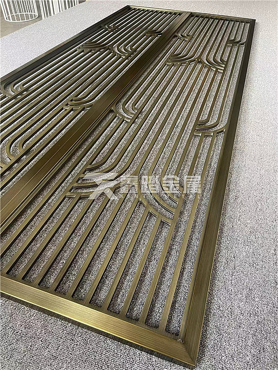 “中式局”古铜色不锈钢镂空屏风入户玄关装修图