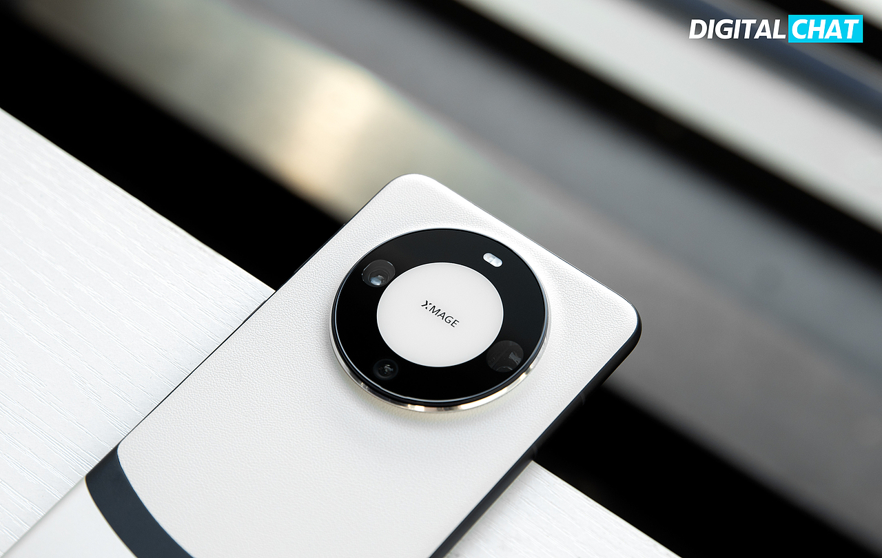 「DTCHAT」华为Mate 60 Pro+宣白（图ZMzY1MzY1NTI4） - 产品摄影 - 站酷设计师DTCHAT原创素材 - 站酷ZCOOL