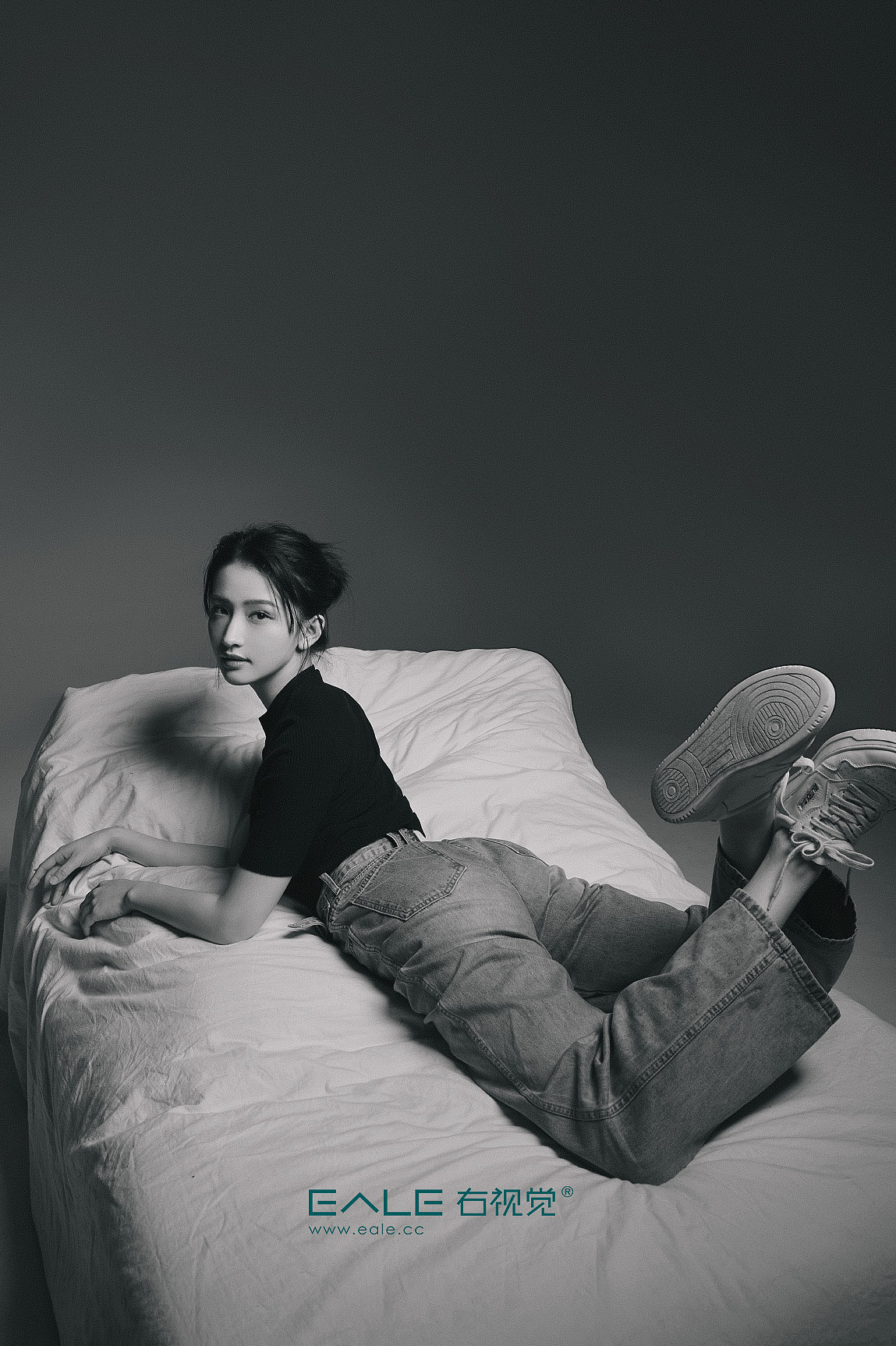 黑白人像大片 我期待（图ZMzAwMDY5NzI0） - 人像摄影 - 站酷设计师ealestudio原创素材 - 站酷ZCOOL