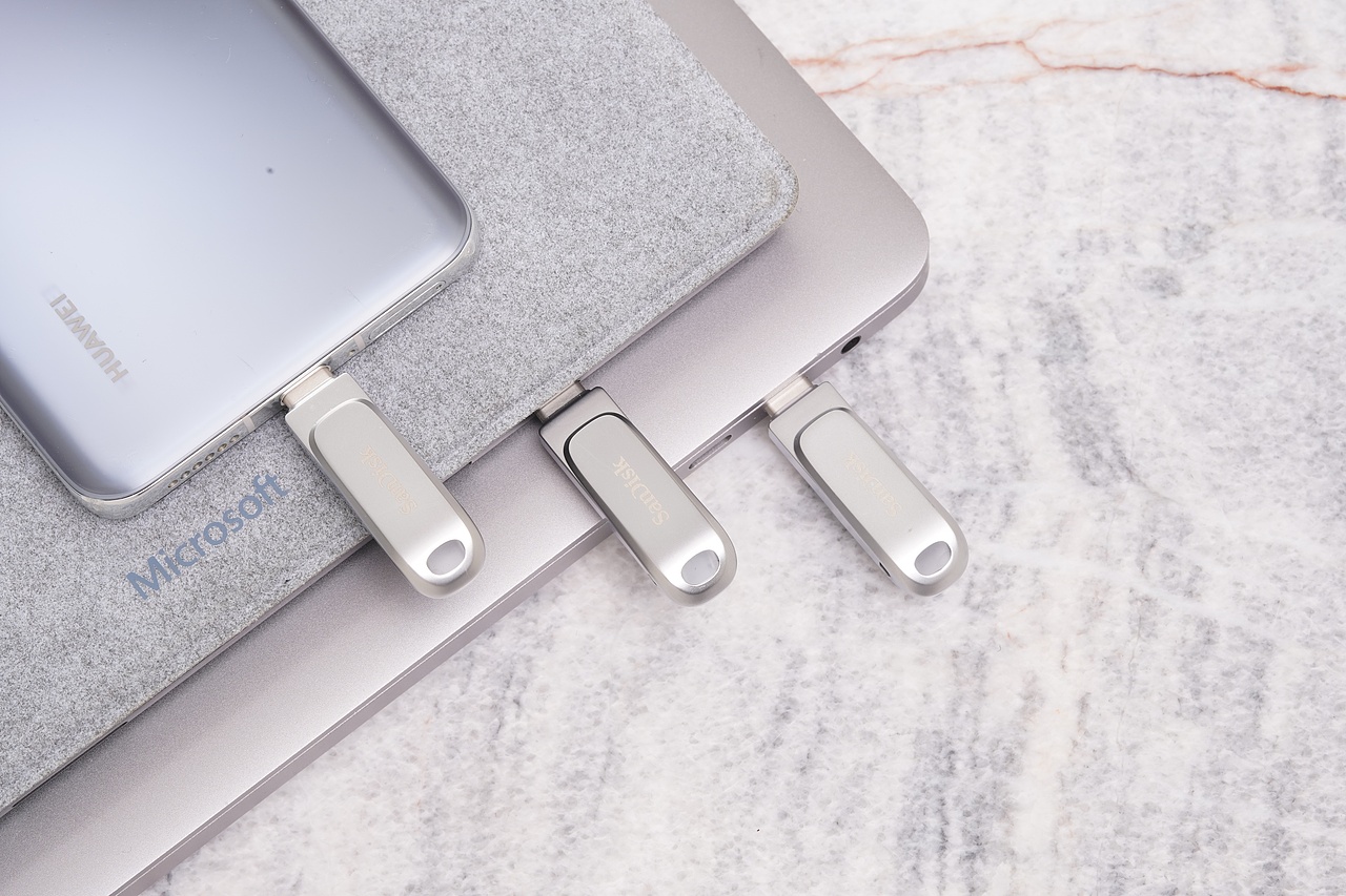 闪迪U盘商业拍摄原图