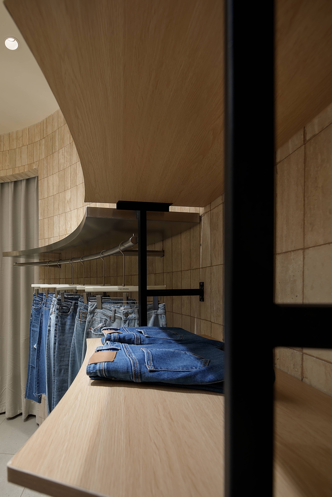 XIXI SPRING|MOOTHAN. DESIGN