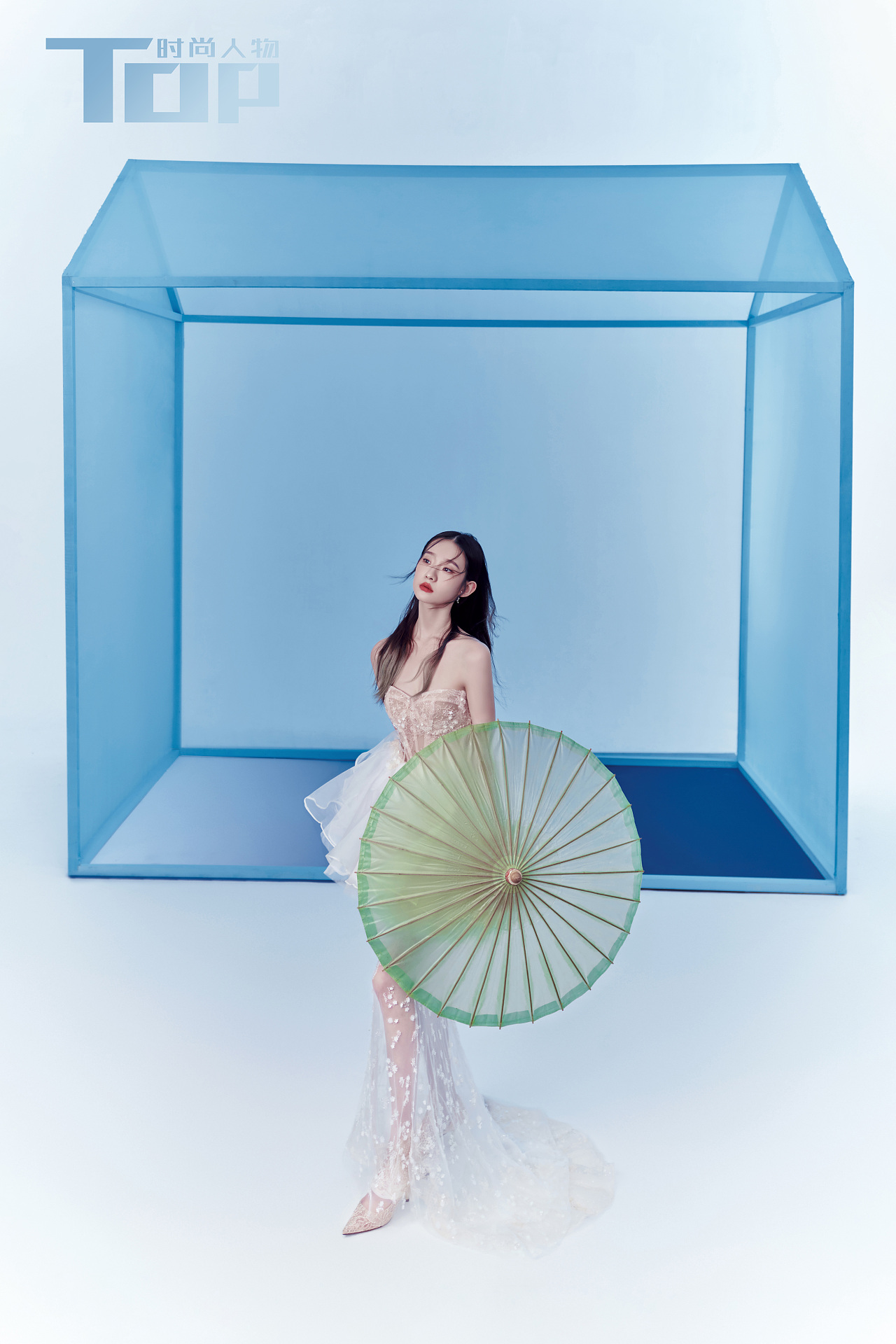 【搭配】tops时尚人物 x 张艺凡