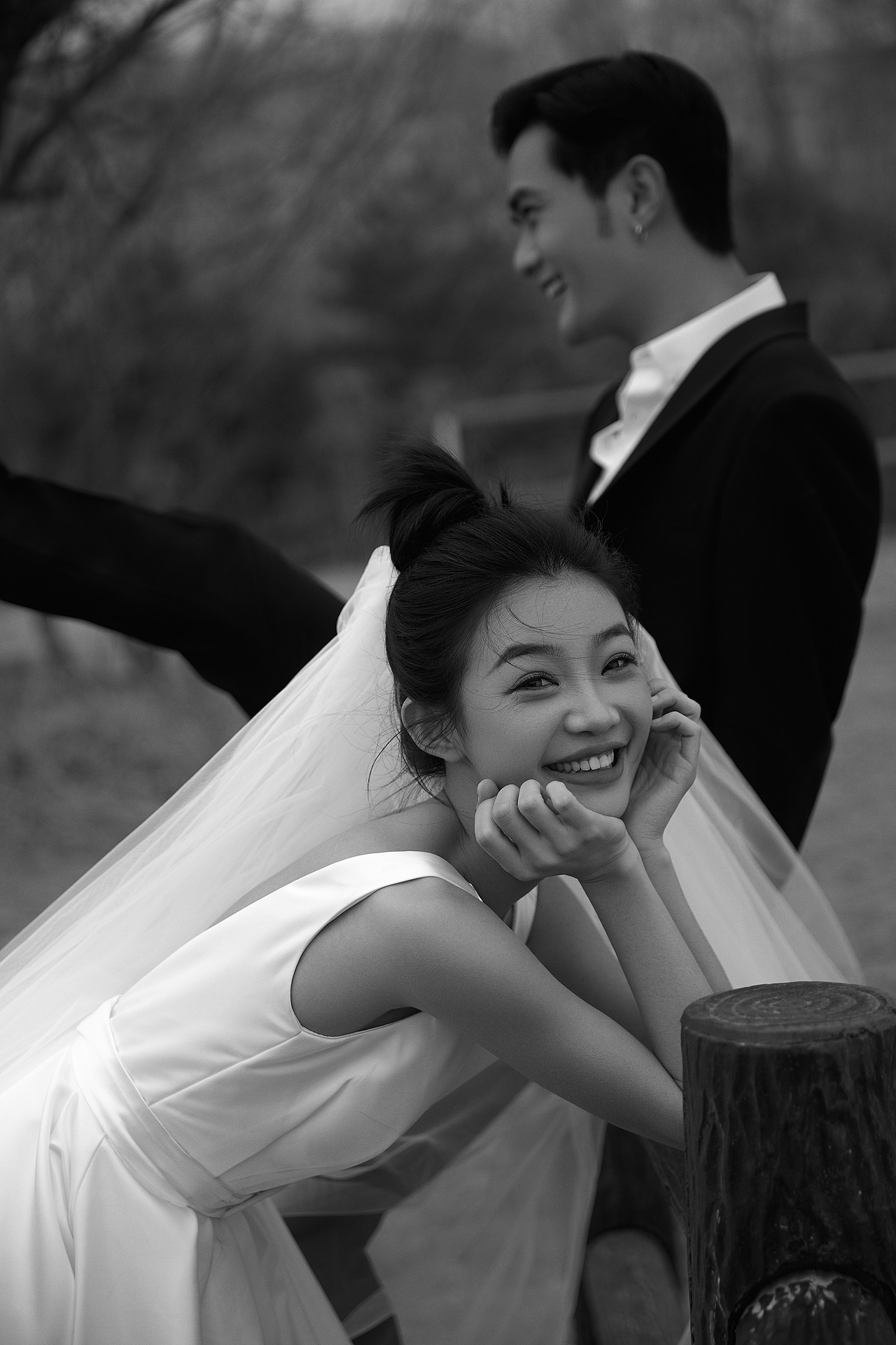 拍了一组甜酷风的草坪马场婚纱照!真的好美