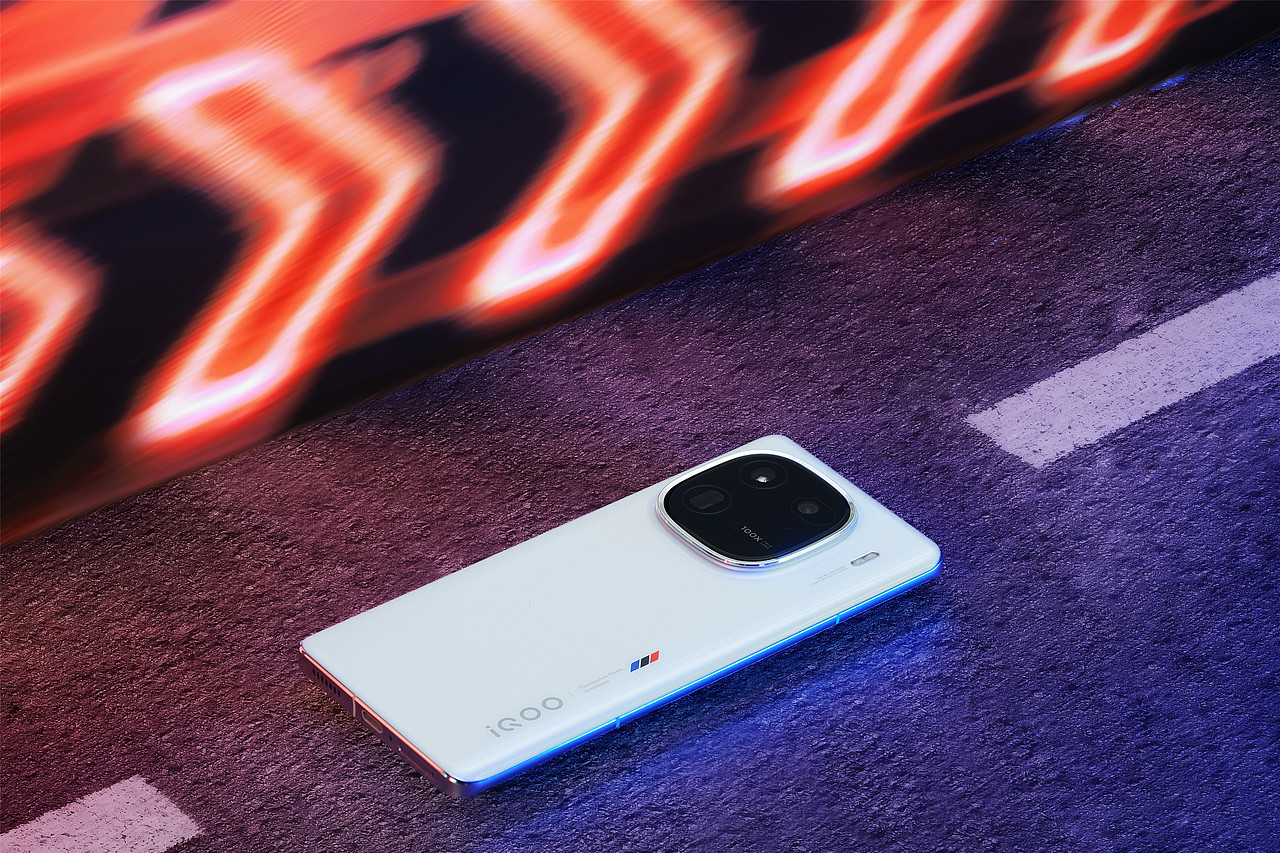 IQOO12 赛道版（图ZMzU0ODI3MzQw） - 产品摄影 - 站酷设计师鱼尾蜂原创素材 - 站酷ZCOOL