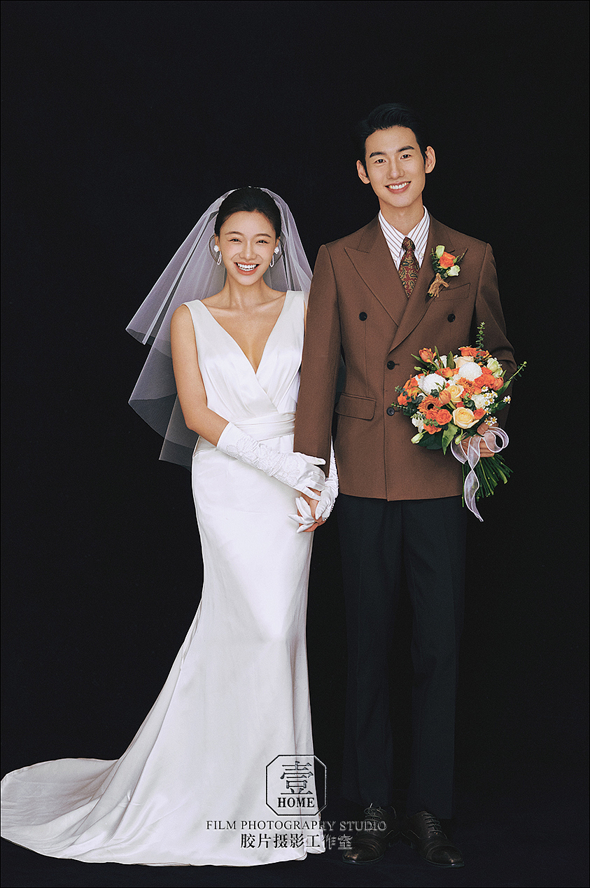 北京室内胶片纪实婚纱照,高级感满满!