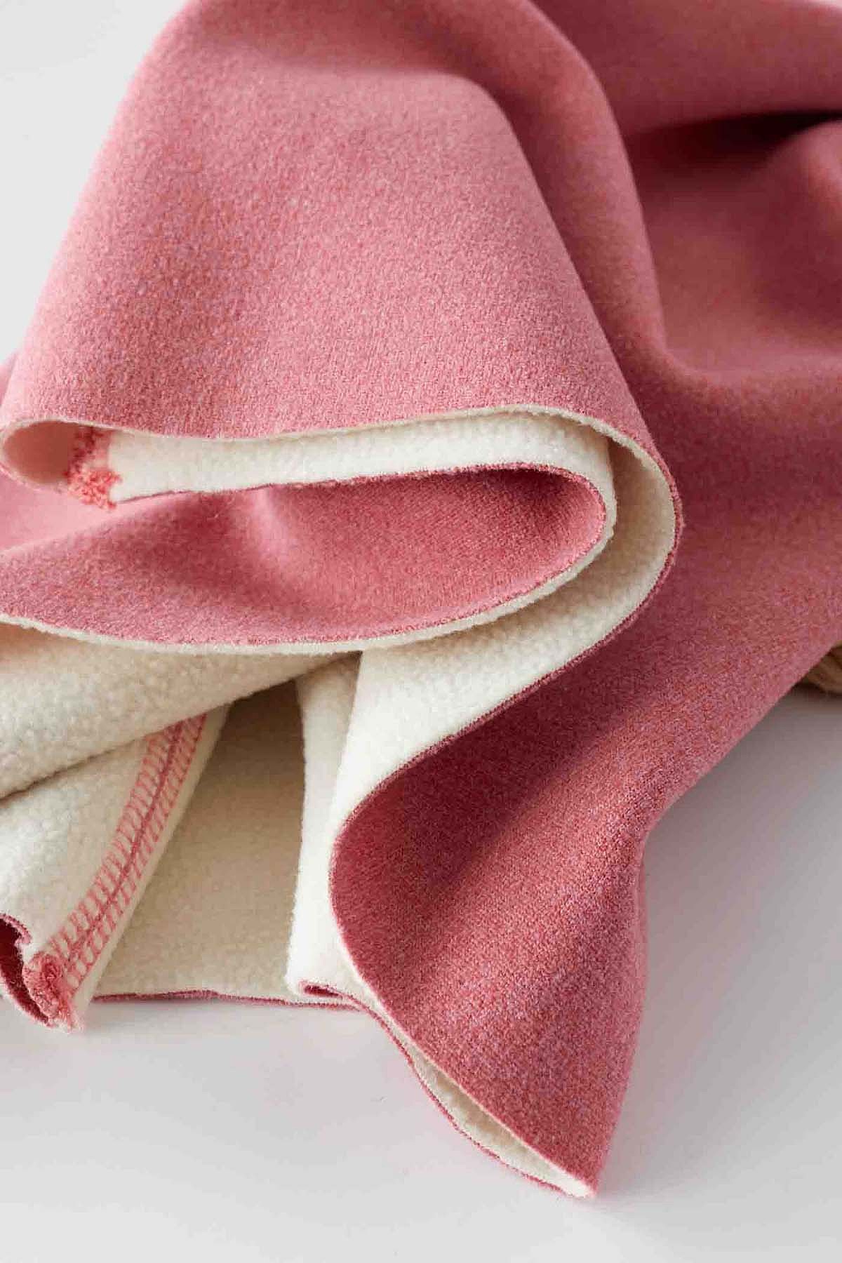 服装家居服平铺挂拍拍摄 服装拍照白底图